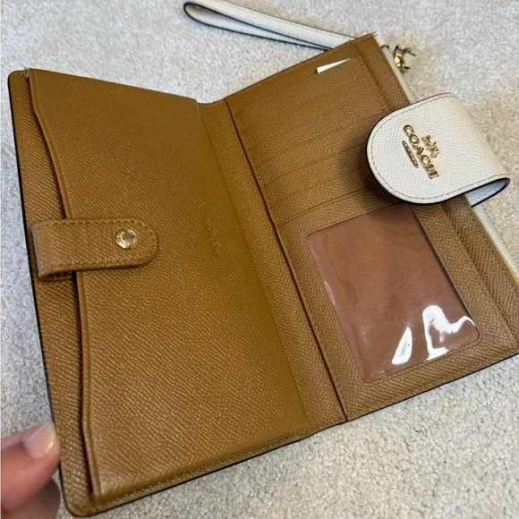 Coach Tech Phone Cream Leather Wallet - Picture 5 of 12